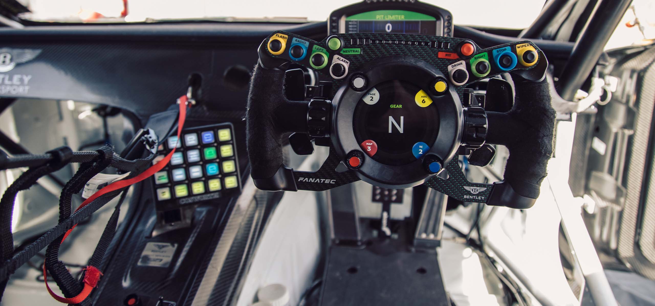 Podium Steering Wheel Bentley detalhe 3